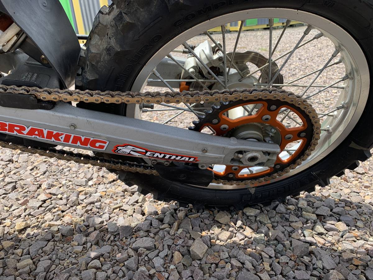 ＫＴＭ２５０ＥＸＣ 2005年モデル２サイクルエンデューロ仕様　中古車両_2