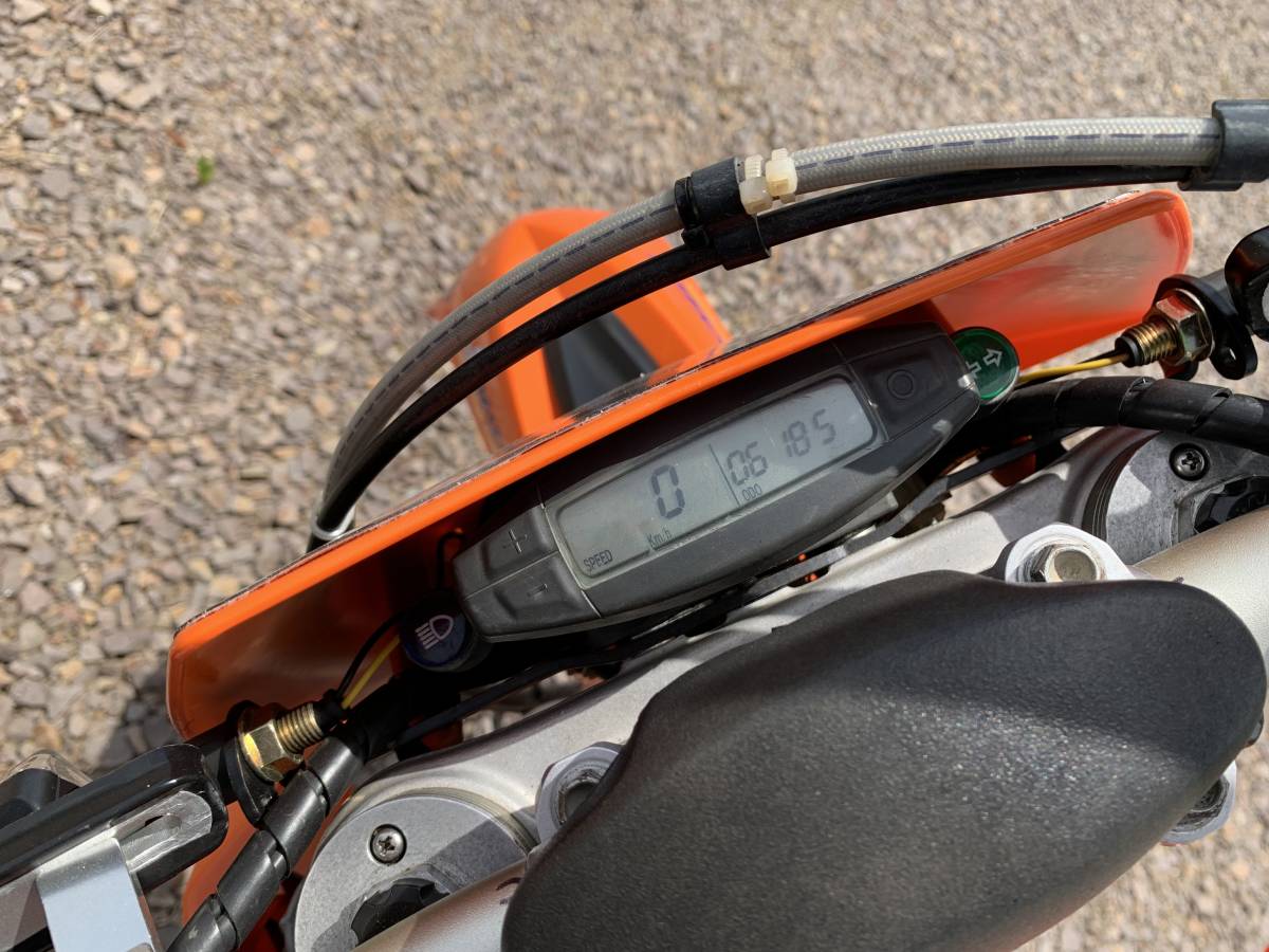 ＫＴＭ２５０ＥＸＣ 2005年モデル２サイクルエンデューロ仕様　中古車両_5