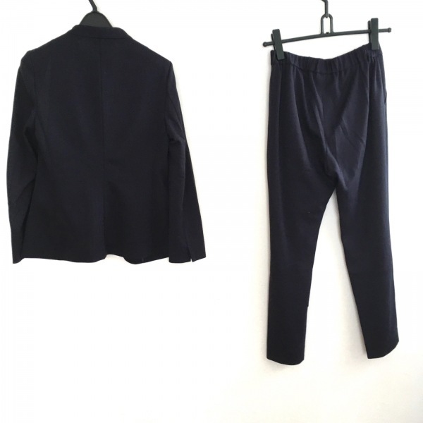 インディビ INDIVI レディースパンツスーツ - ダークネイビー×黒