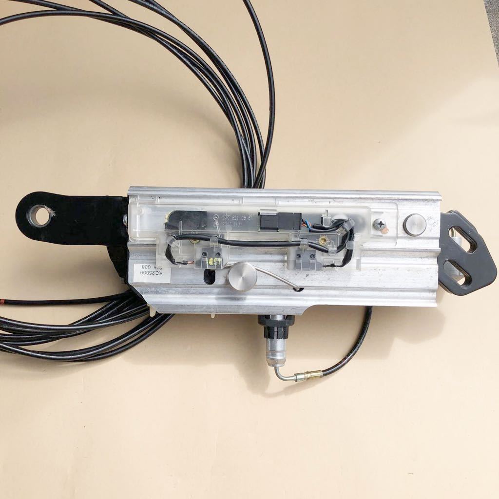 R230 SLクラス メルセデスベンツ - (R230) 呆れるばかりのフラット メルセデスベンツ R230 SLクラス 2308600135 ロールバー 油圧シリンダー ダンパー 左 側