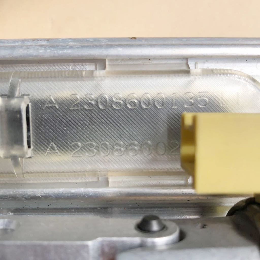 R230 SLクラス メルセデスベンツ - (R230) 呆れるばかりのフラット メルセデスベンツ R230 SLクラス 2308600135 ロールバー 油圧シリンダー ダンパー 左 側