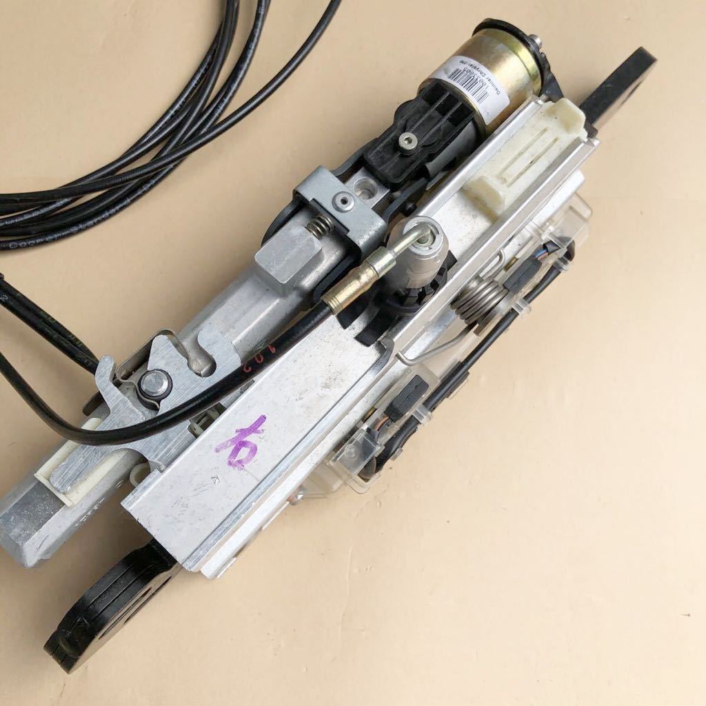 R230 SLクラス メルセデスベンツ - (R230) 呆れるばかりのフラット メルセデスベンツ R230 SLクラス 2308600135 ロールバー 油圧シリンダー ダンパー 左 側