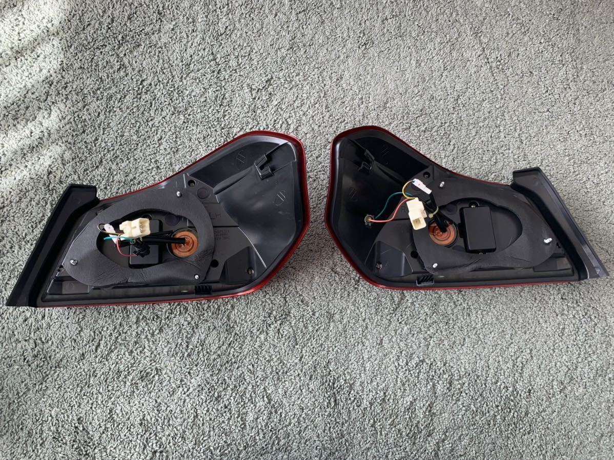 美品 使用僅か】 WRX用 リベラル ハヤブサ LEDテールランプ サンライズ