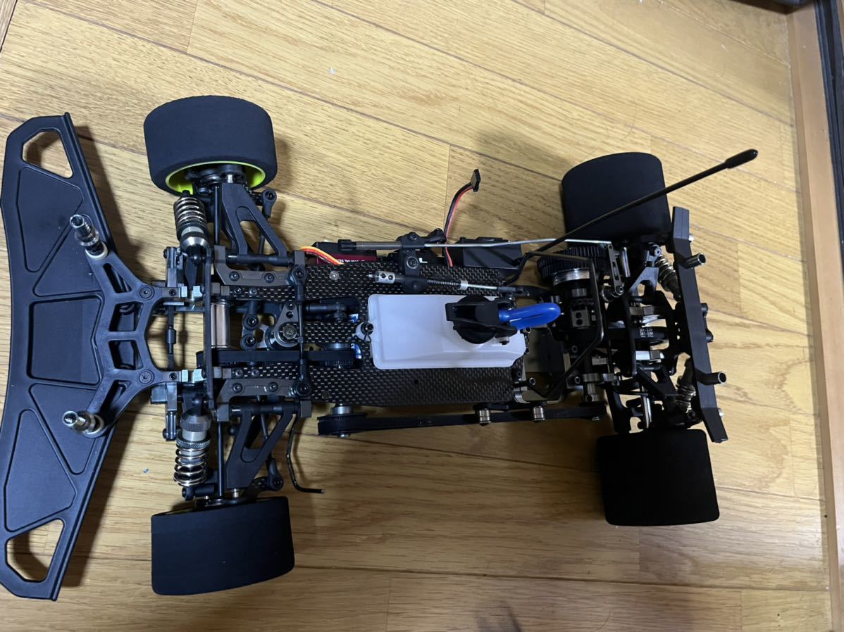 1/8 レーシングカーbmt984シャーシ、ボディ、中古美品、サーボ 
