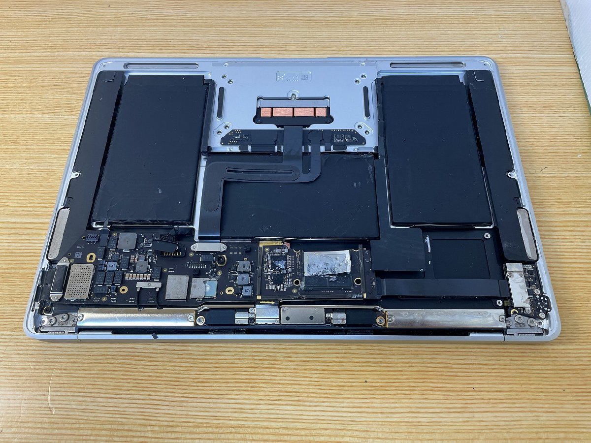 ジャンク】MacBook Air (M1， 2020) ◇S2006