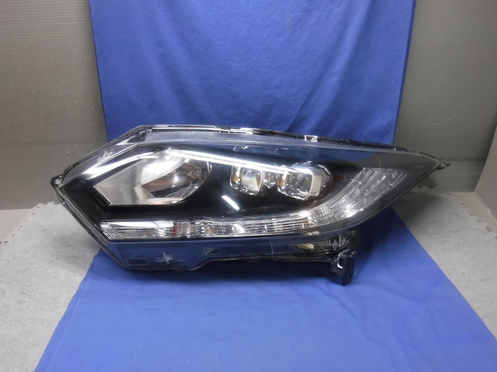 ヴェゼル ハイブリッド RU3/RU4 前期 左ヘッドライト LED 100-62164