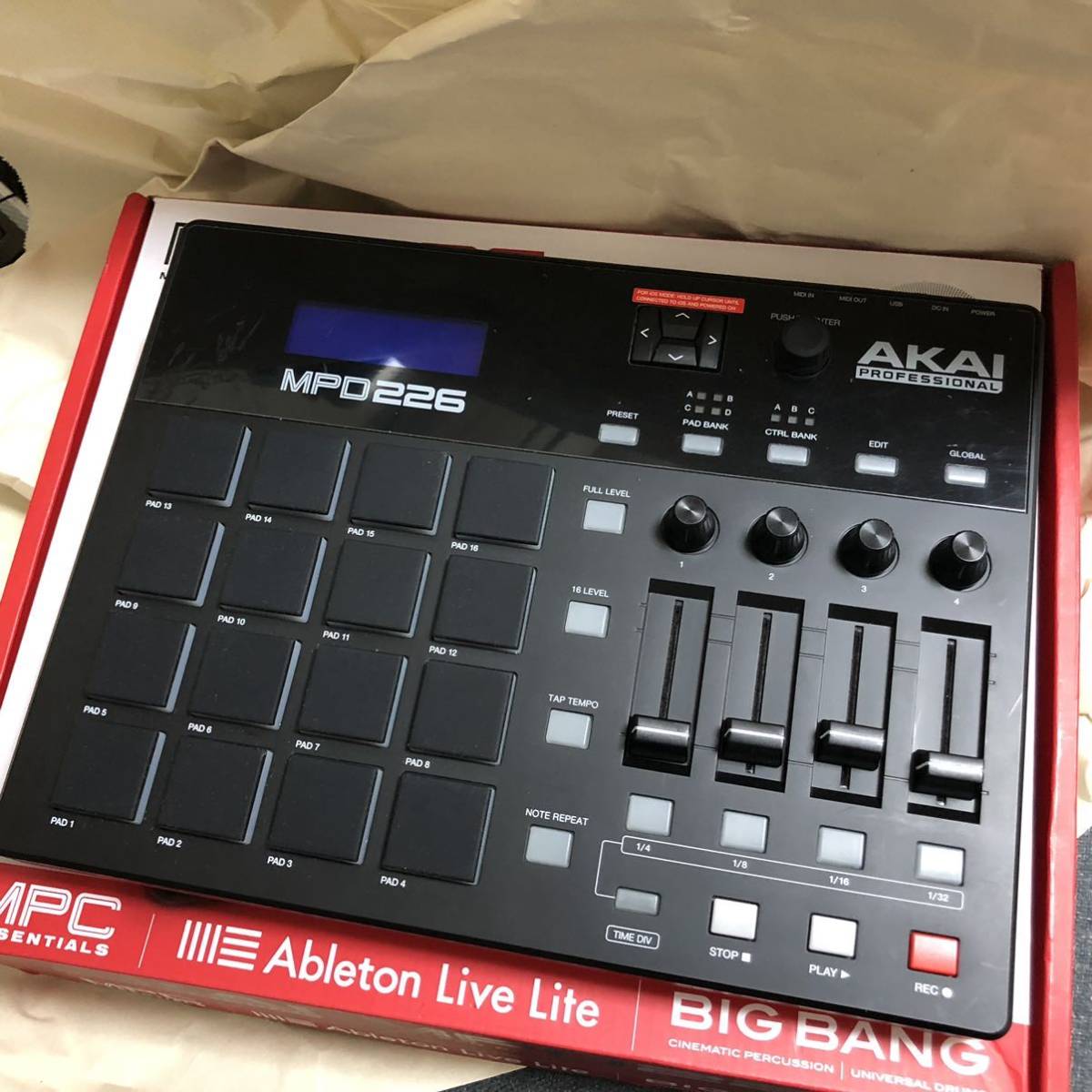 AKAI MPD226 16パッド Midiコントローラー フィンガードラム MPC 