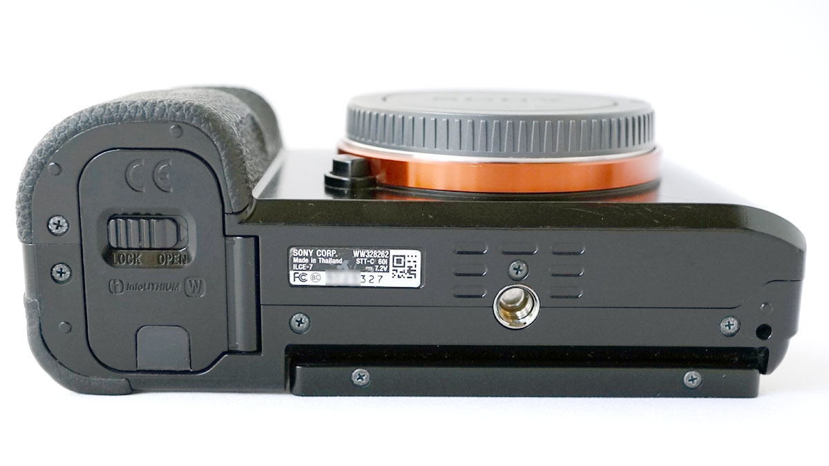 ソニー SONY 初代 α7 ILCE-7 ボディ ミラーレス一眼 ボディ＋おまけ 