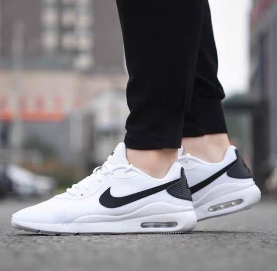 NIKE ナイキ エアマックスオケト タウンシューズ AQ2235-100 白黒 27cm ...