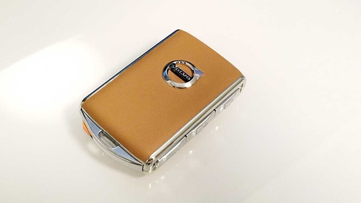 ボルボ☆本革リモートキーフォブシェルカバー アンバーレザーXC40 XC60 