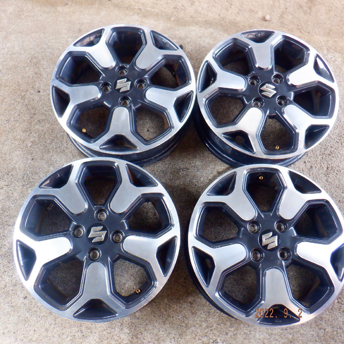安い，豊富な スズキ 純正 15X4.5J PCD.100 インセット45 4穴 アルミホイール ：25889(純正品)｜売買されたオークション情報、yahooの商品情報をアーカイブ公開 - オークファン 4穴