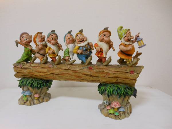 ディズニート フィギュア 白雪姫と七人の小人　置物