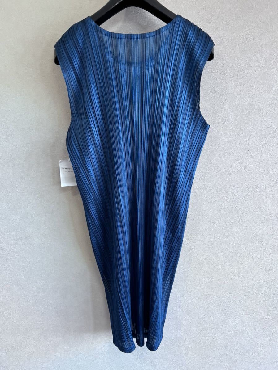 PLEATS PLEASE イッセイミヤケ ノースリーブカットソー サイズ3 PLEASE プリーツプリーズ 美品PLESTS PP73-JT622ノースリーブ PLEATS