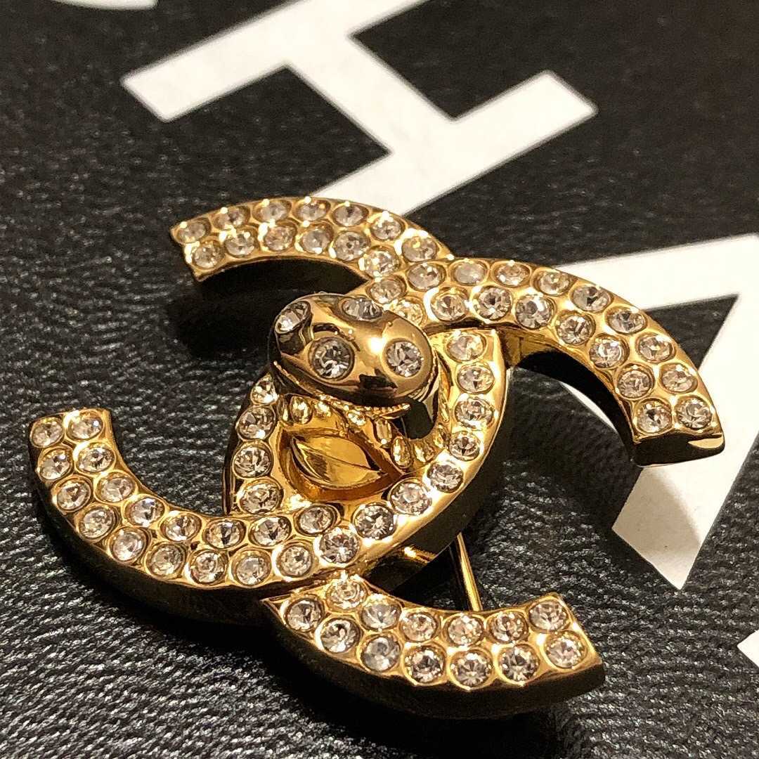 シャネル ココマーク ターンロック ブローチ ゴールド メッキ