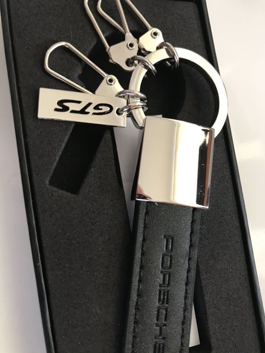Porsche（キーホルダー）のフリマアイテム一覧 ポルシェ レザー 純正 クレスト Porsche 即日発送 - キーリング L’Art de L’Automobile x キーホルダーの通販 ポルシェクレストキーリング 0