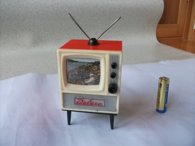 珍品 大変古いと思います 希少 レア 室内アンテナ型ブラウン管テレビ