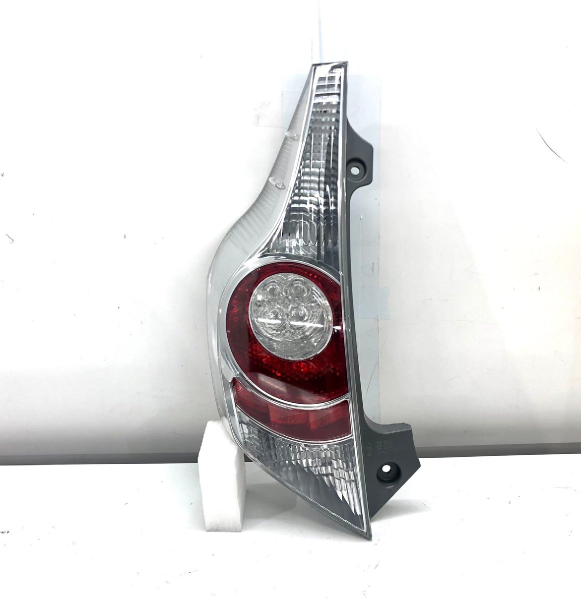 トヨタ アクア NHP10 前期 純正 テールランプ 左 STANLEY52-252 刻印Z