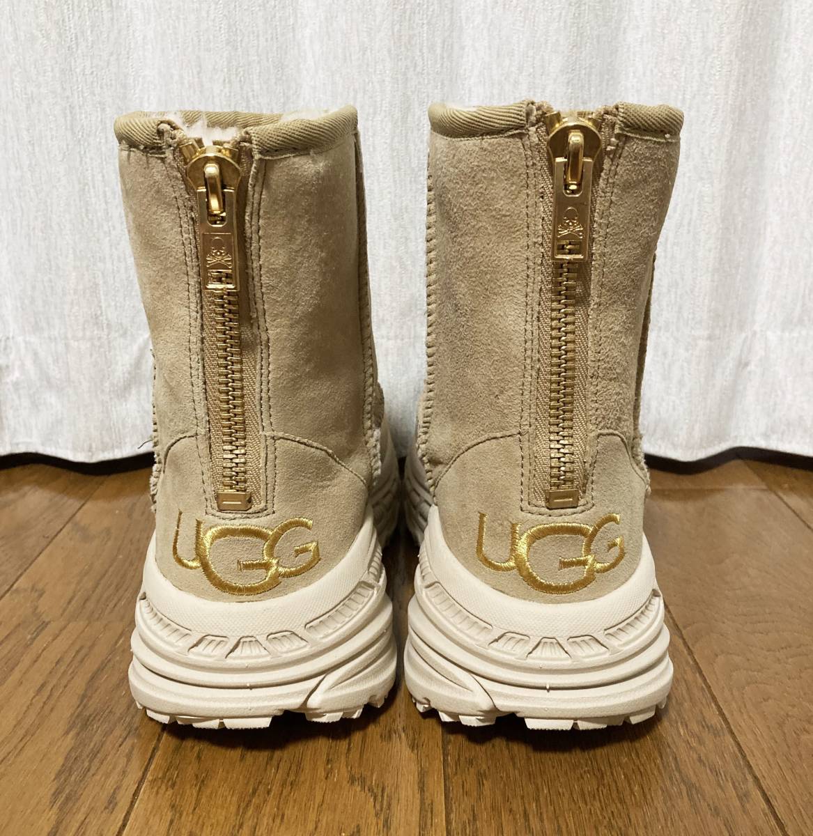 美品☆[MASTERMIND WORLD×UGG] 20AW スカル刺繍 バックジップ ムートン