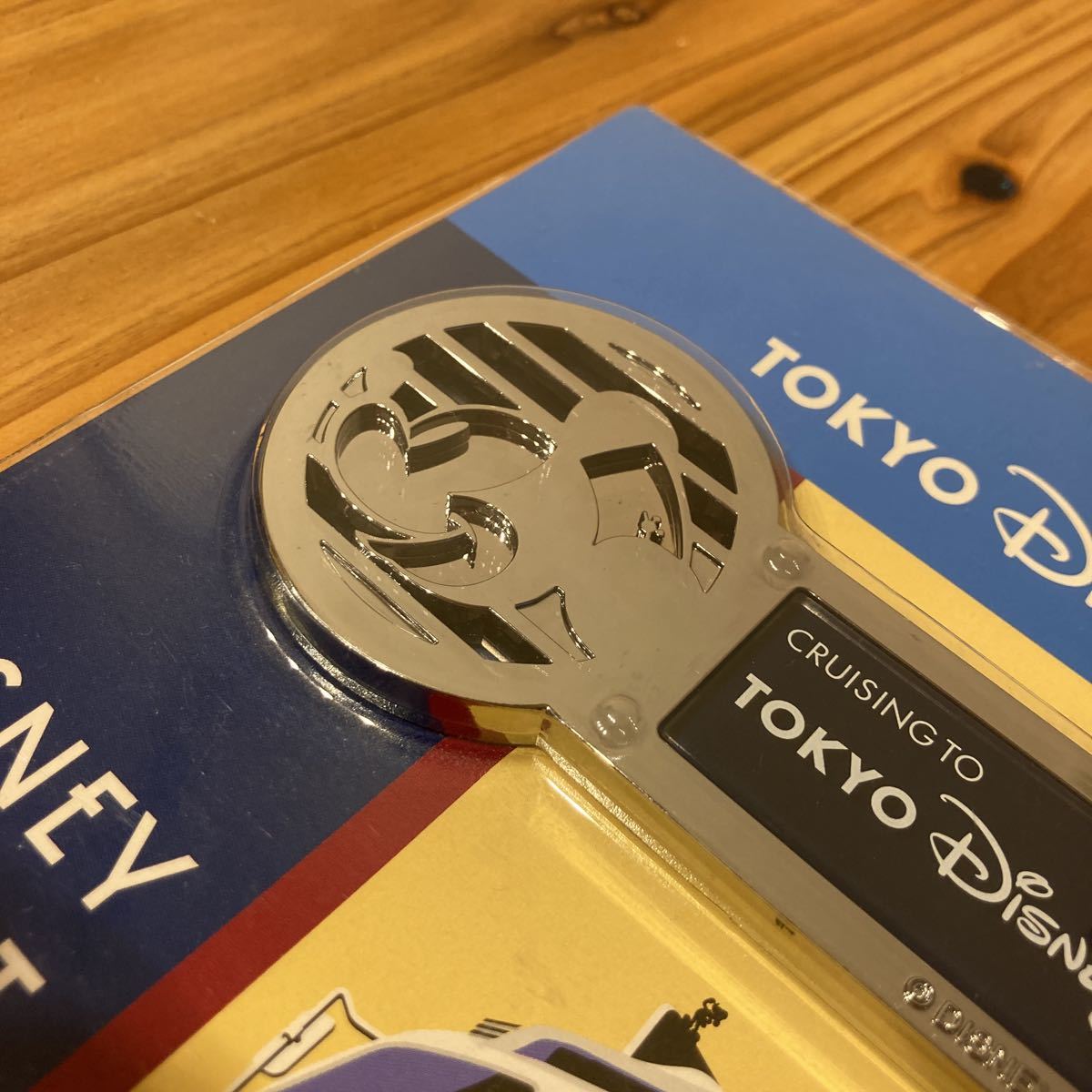 送料無料 未使用 ディズニーリゾートクルーザー カーエンブレム TOKYO