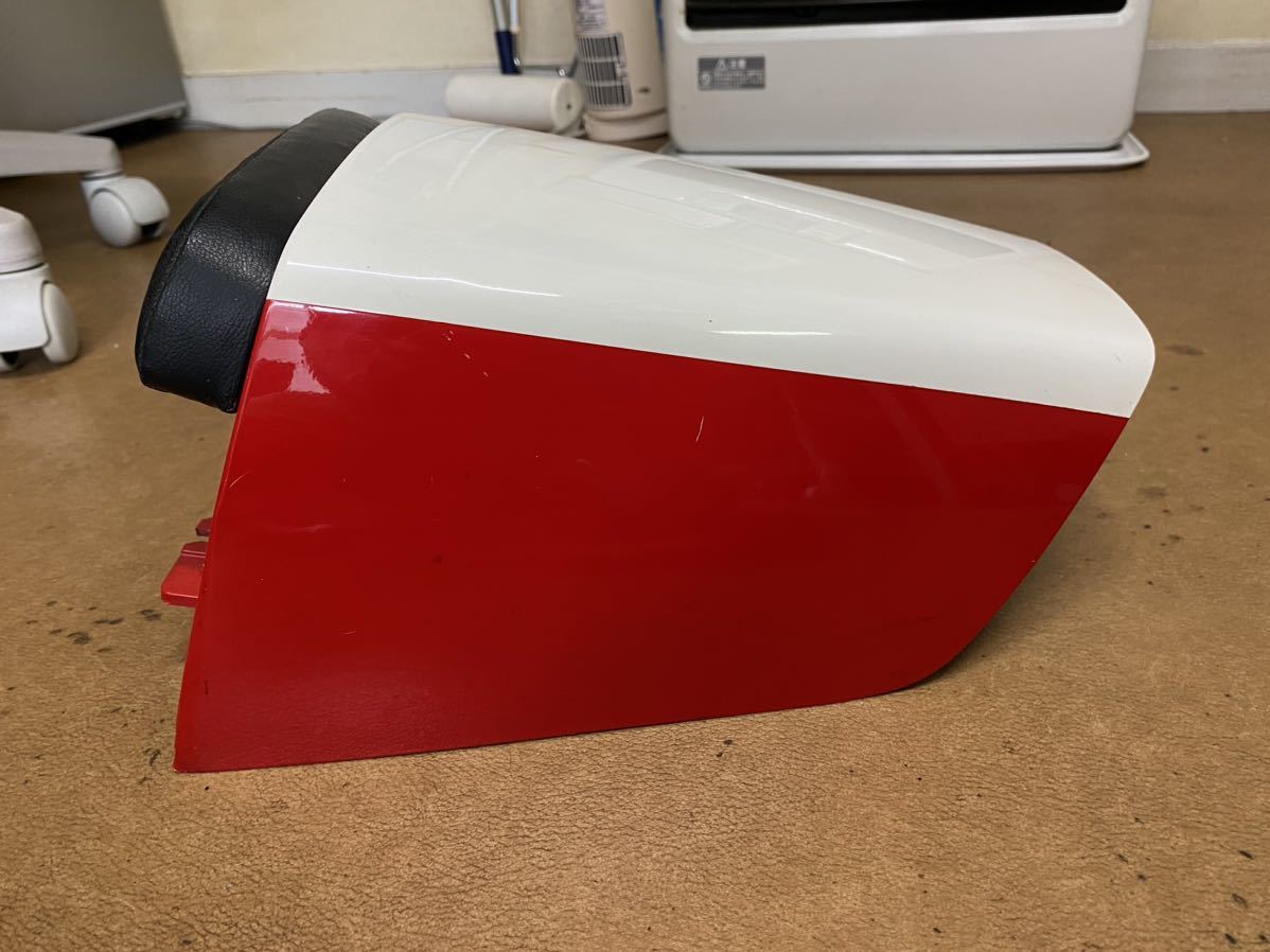 希少 RG500ガンマ スズキ純正オプション しシングルシートカウル 赤白