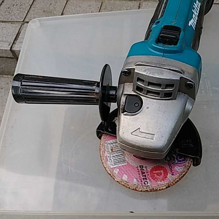 充電式グラインダー　モデルGA400D14.4V 「中古」マキタ マキタ マキタディスクグラインダーGA400D14.4v中古本体動作品 マキタディスク 14.4V GA400D グラインダ
