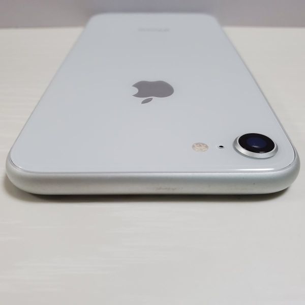 ☆【23581WM】 ジャンク au MQ792J/A iPhone8 シルバー 64GB SIMロック