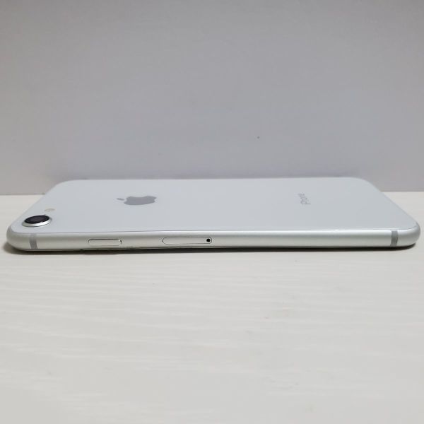 ◇ジャンクau⁄AppleiPhone 8 64GB MQ792J⁄A スマートフォン シルバー