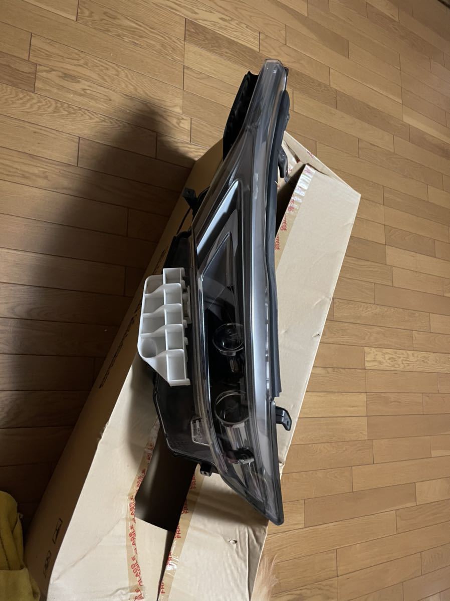 SAI 後期 左側ヘッドライト TOYOTA トヨタ サイ 後期 ヘッドライト 左 助手席側 格安 売り切り HS