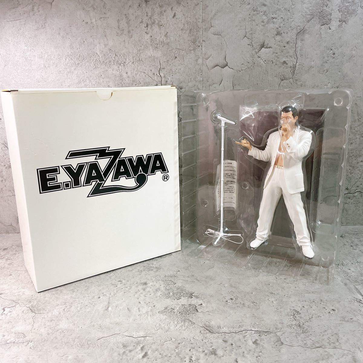 希少 矢沢永吉　YAZAWA フィギュア　白マイク　白スーツ　2006年グッズ officialグッズ オフィシャルグッズ やざわえいきち_1