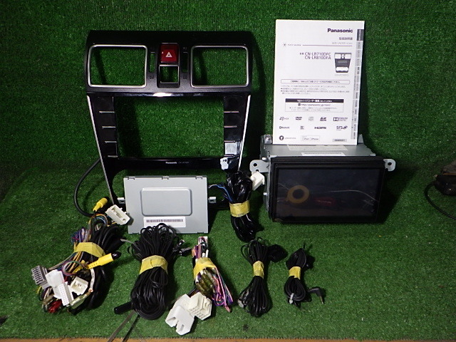 N219-49　スバルOP　CN-LR710DFC　メモリ　4×4地デジ内臓ナビ　2015年　専用パネル/取説セット パナソニック スバル純正 N235-33 ビルトインSDナビ(WRX) スバル(純正) 4×4地デジ内蔵