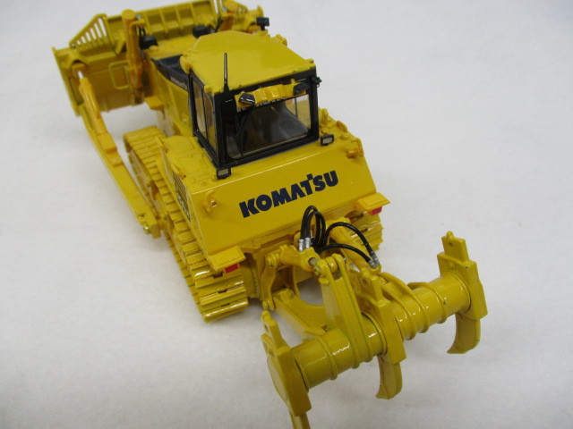 T【7282】☆ フィギュア ユニバーサルホビーズ コマツ D155AX-7 1/50