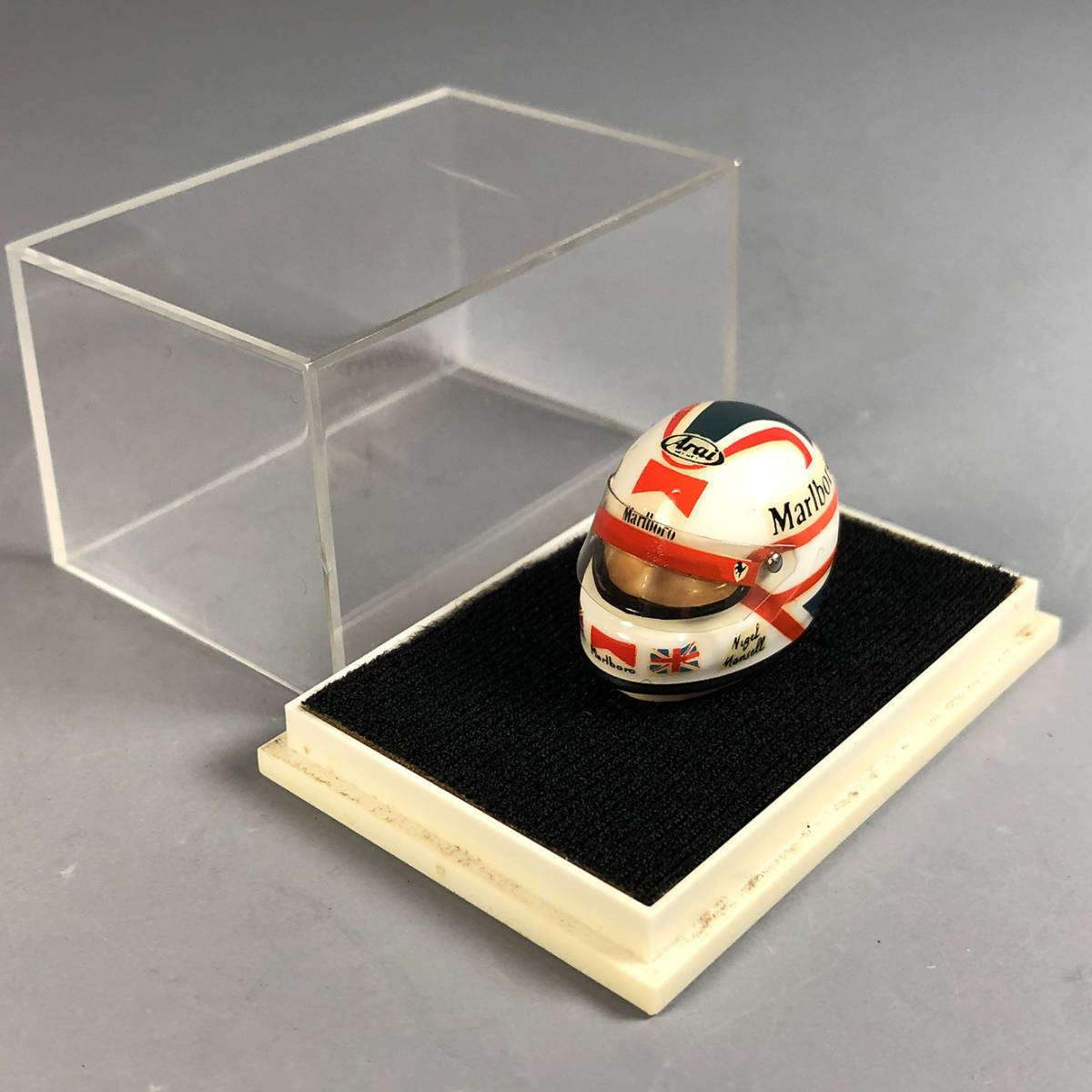 ケース付き アイルトン・セナ 陶器製ヘルメット置物 灰皿