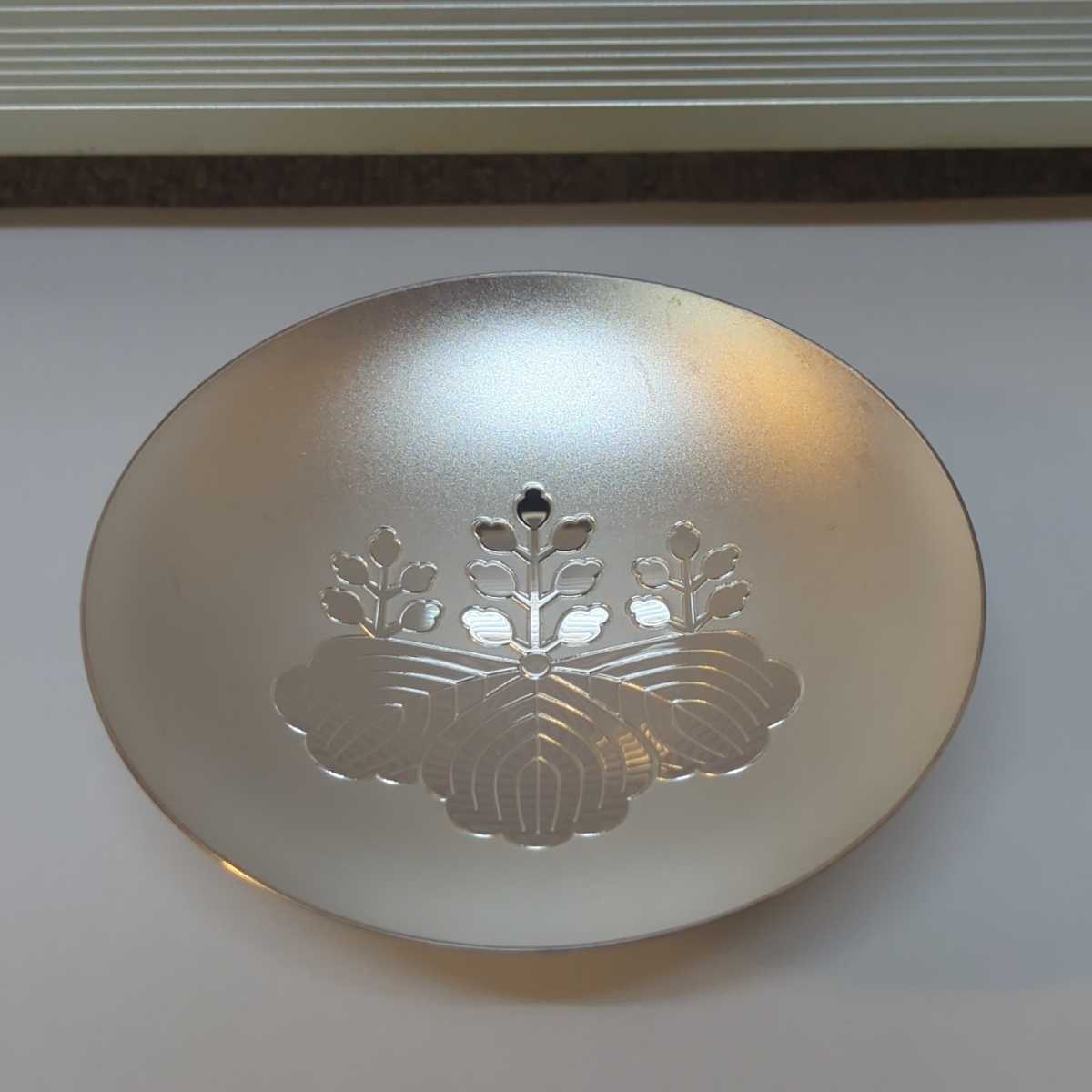内閣総理大臣 銀杯 142ｇ 木箱付き 銀 silver 銀杯 内閣総理大臣贈 142g SILVER1000 純銀 酒器 箱付 銀杯 内閣総理大臣