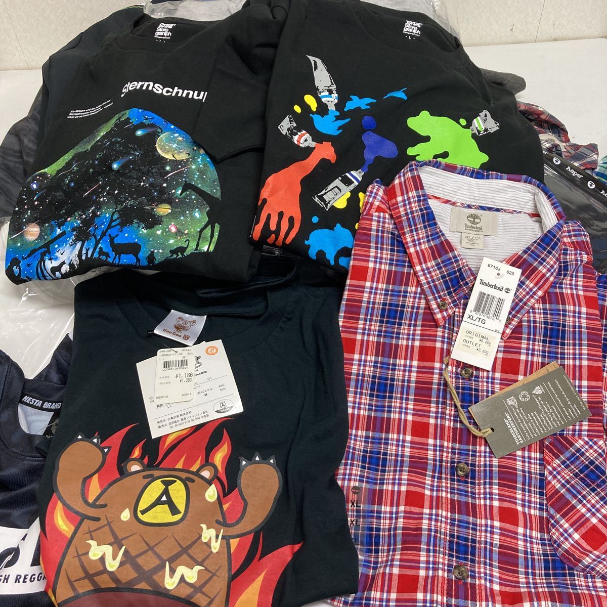 メンズ服　まとめ売り　No.6 タグ付け品　未開封品多数あり まとめ売り メンズ アウトドアブランドMIX 8H12G 口紅ほか J74523932