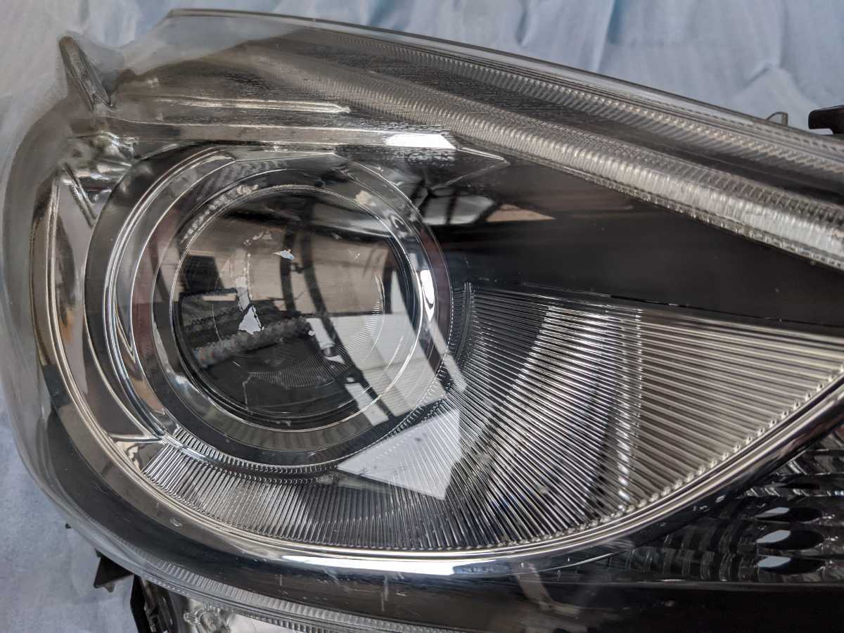 プリウスα 後期 純正 ヘッド ライト 左右セット LED 中古品 【公式通販】