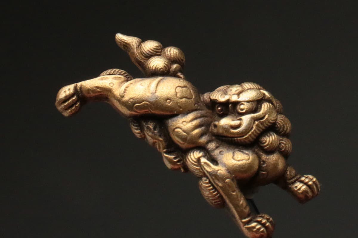 目貫 無銘 武具 容彫 金色絵 日本刀 刀装具 後藤 s-128 唐馬