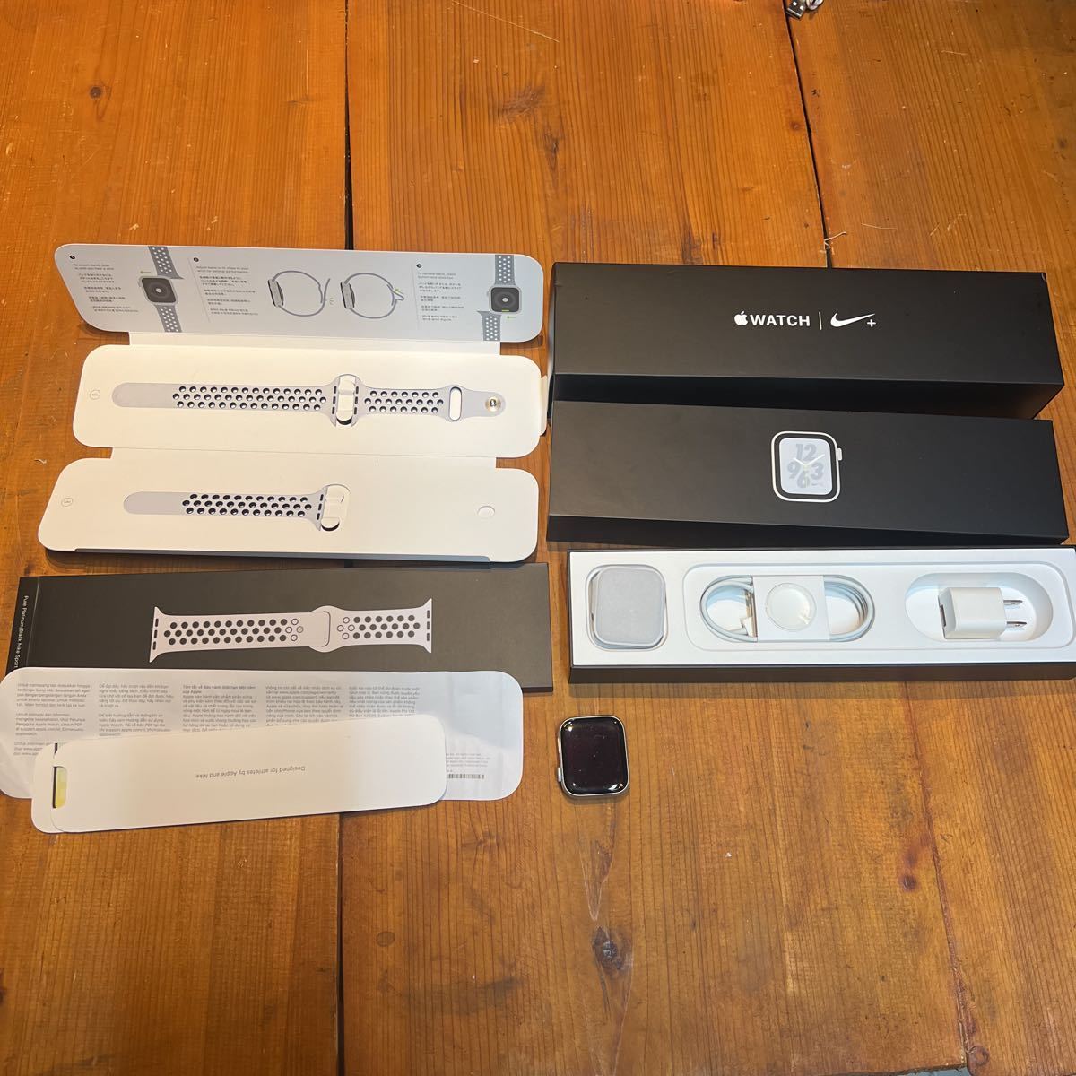 【定番人気，定番】 Apple Watch Nike＋ Series 4 GPS＋Cellularモデル 44mm シルバーアルミニウムケース ホワイトNikeスポーツループ(スマートウォッチ本体)｜売買されたオークション情報、yahooの商品情報をアーカイブ公開 スマートウォッチ本体