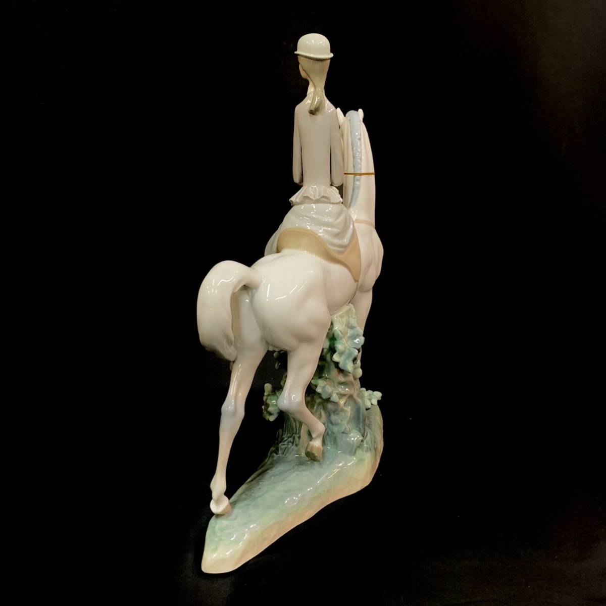 【美品】リヤドロ LLADRO 白い馬の少女 フィギュリン 陶器 大型 46cm LLADRO リアドロ 白い馬の少女 置物 陶器人形 フィギュリン 高さ45