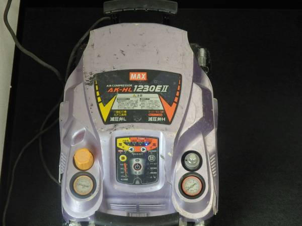 マックス エアーコンプレッサー AK-HL 1230EⅡ 中古品