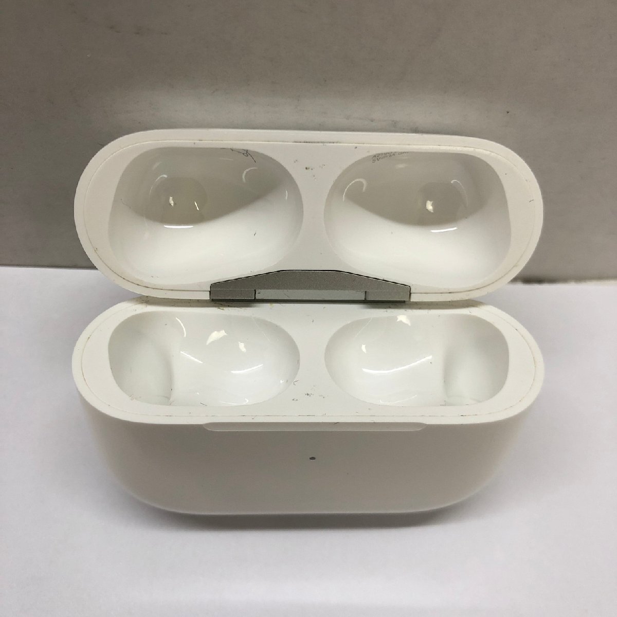 【豊富な，SALE】 MIN【中古品】 MSMK Apple Air Pods Pro MWP22J A 〈93-221017-MK-15-MIN〉