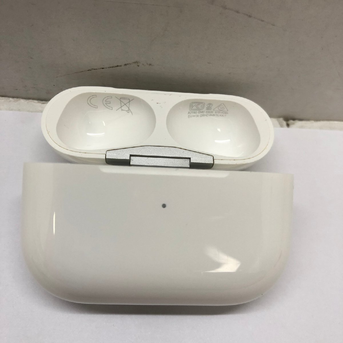 【豊富な，SALE】 MIN【中古品】 MSMK Apple Air Pods Pro MWP22J A 〈93-221017-MK-15-MIN〉
