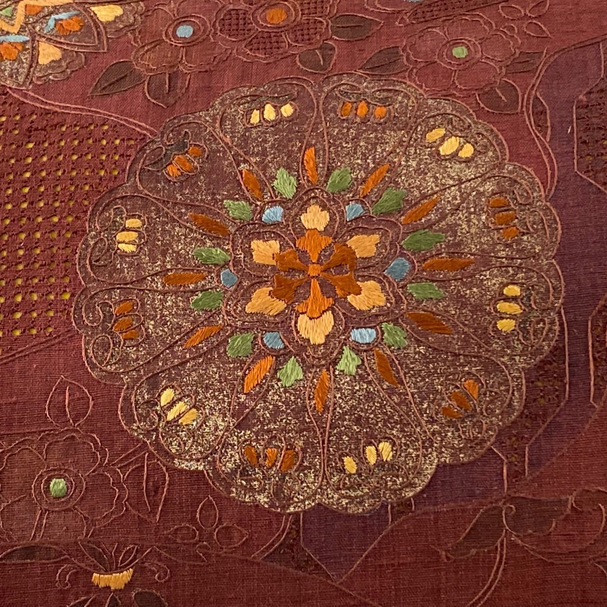 競ナビ 袋帯 美品 名品 紬地 華文 花唐草 汕頭刺繍 金彩 小豆色
