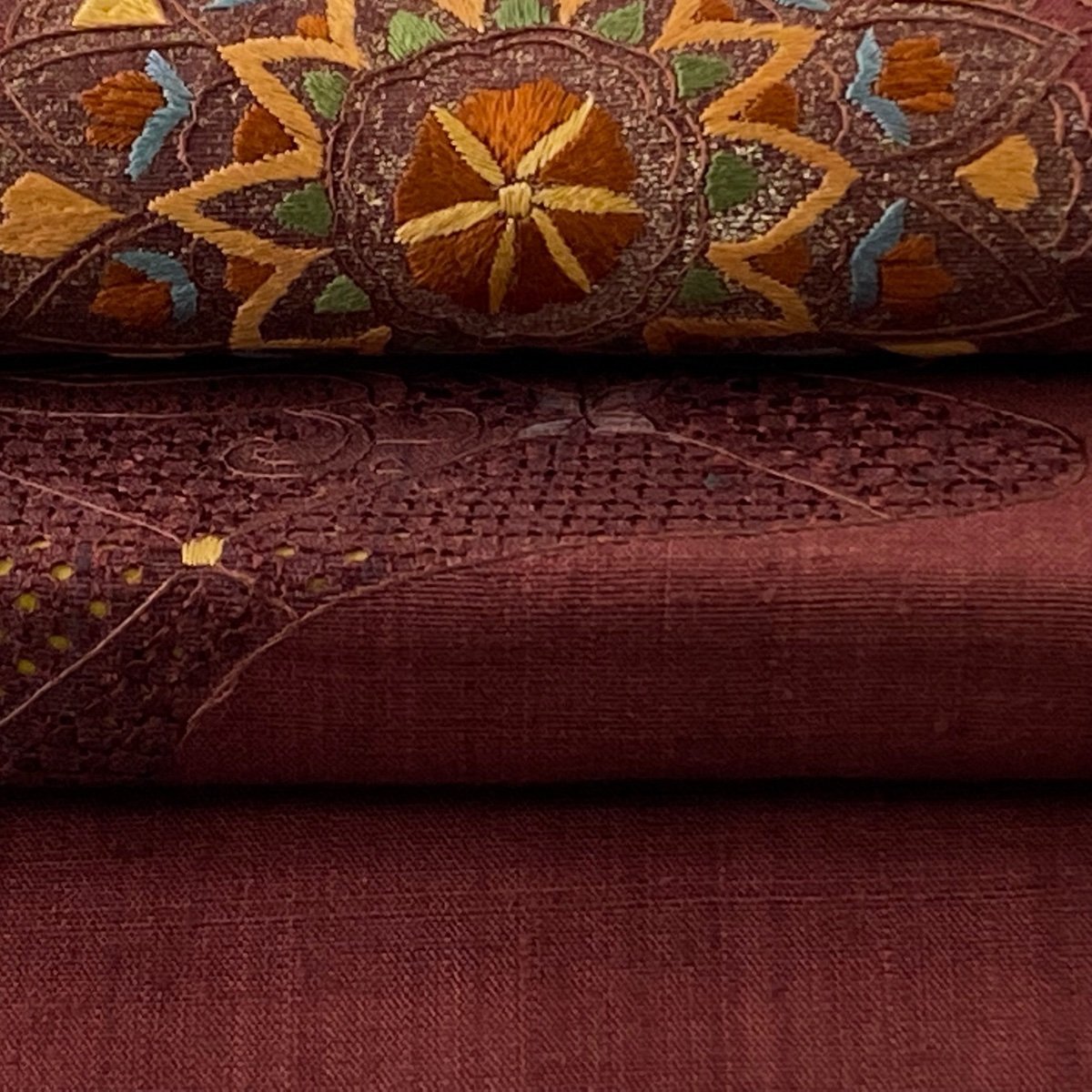 競ナビ】 袋帯 美品 名品 紬地 華文 花唐草 汕頭刺繍 金彩 小豆色 