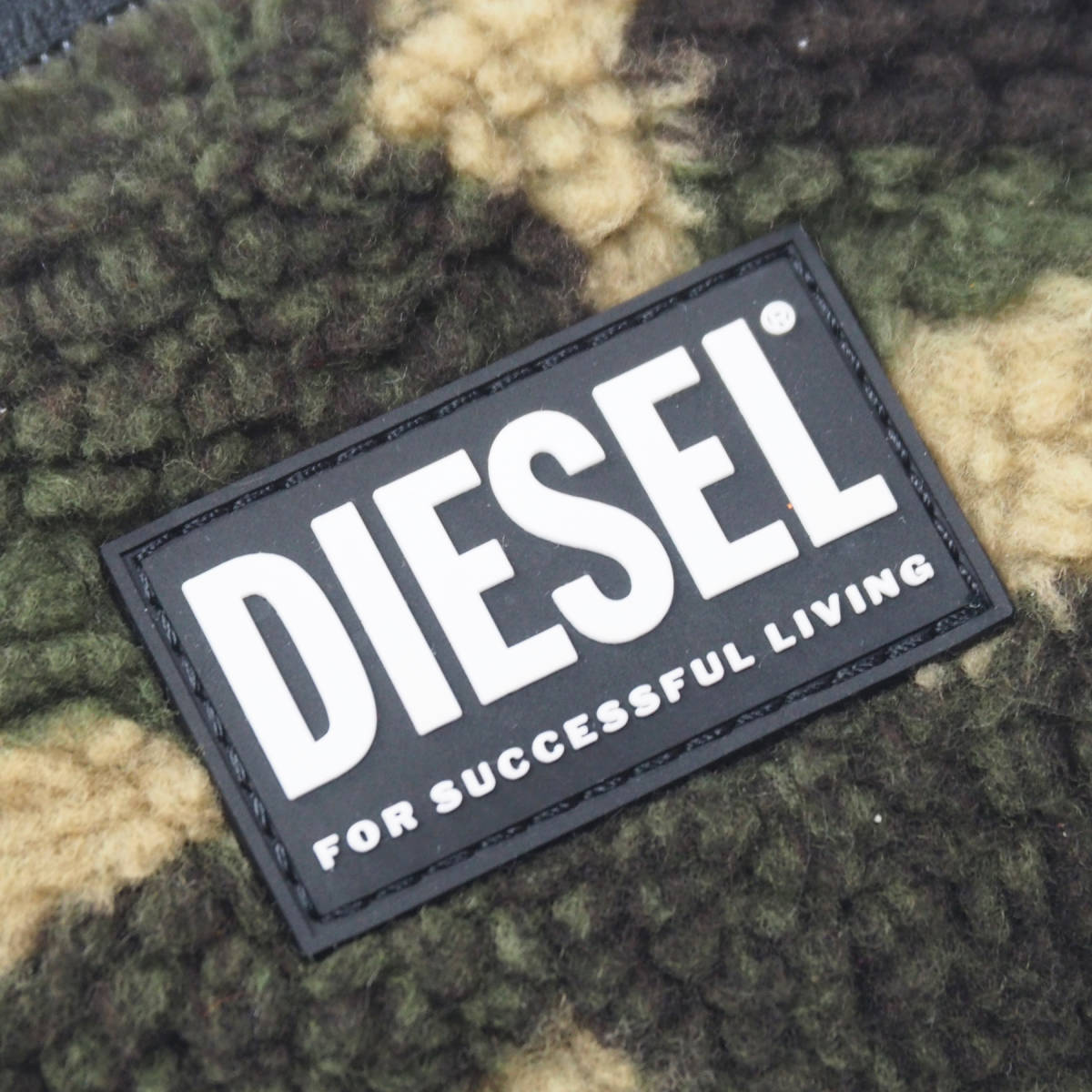 新品正規品 DIESEL ディーゼル ボア カモフラ柄 ボディバッグ ウエスト 