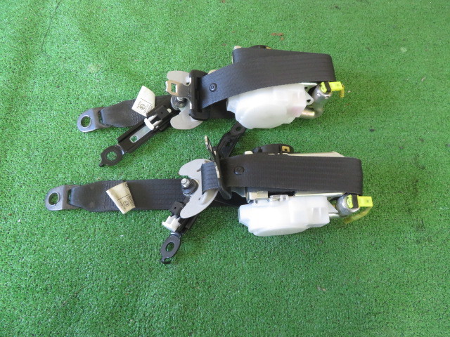 ２０　ヴェルファイア　アルファード　フロントシートベルト　左右　黒　200