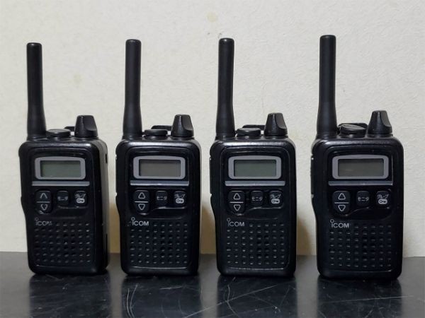 ICOM IC-4300 特定小電力トランシーバー 4台セット　中古品 新作登場，大得価 [4-85]中古 ICOM アイコム 特定小電力