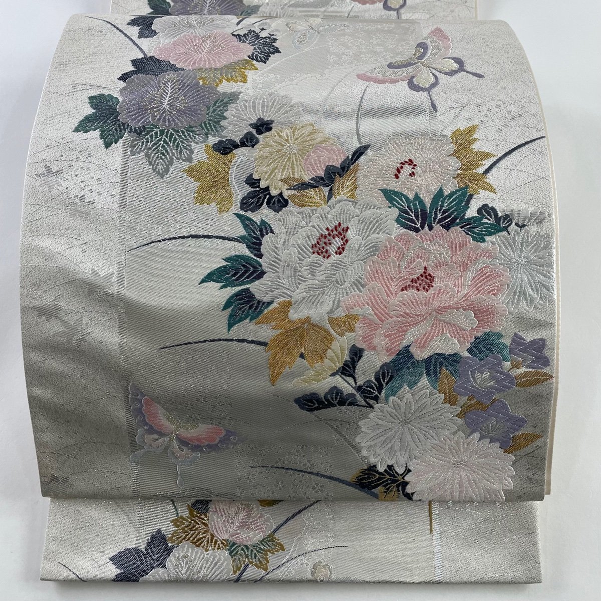 競ナビ】袋帯 美品 秀品 草花 蝶 金銀糸 箔 灰色 六通 正絹 【