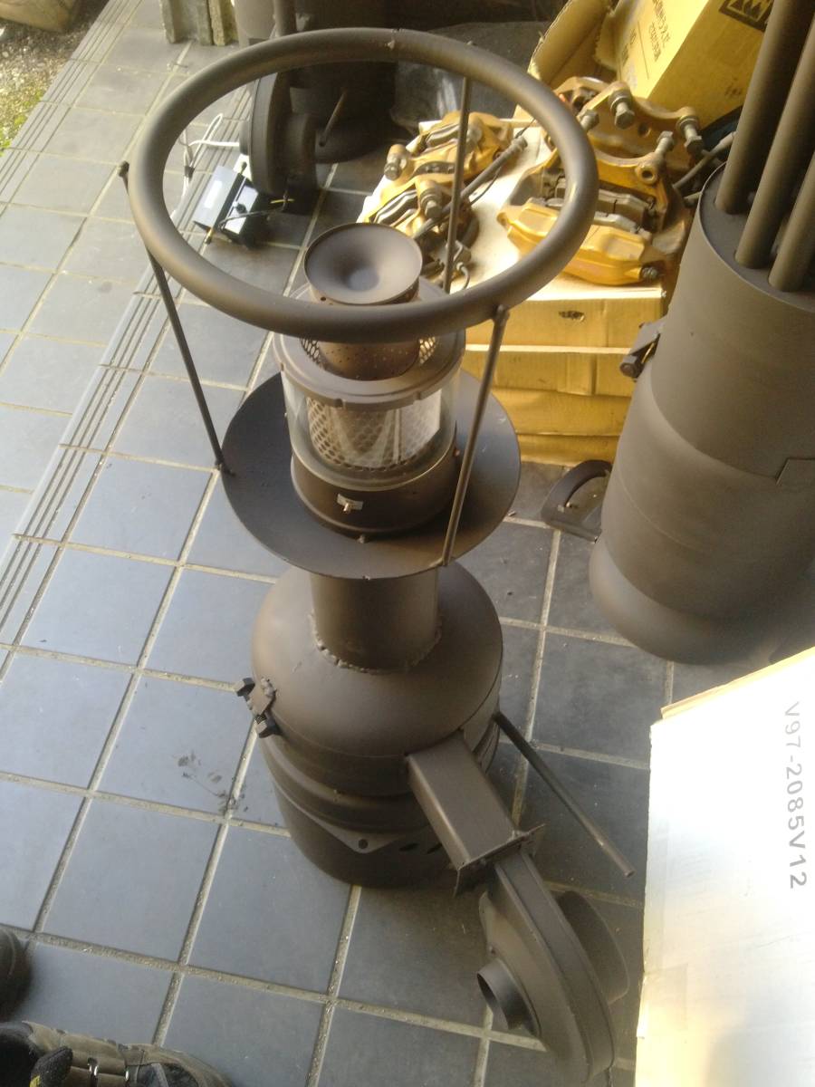 廃油ストーブ灯台仕様　無煙　完全ガス化燃焼　灯油燃焼筒ストーブタイプコンロ台付き　コンパクトでも激熱！　廃油供給用定量ポンプ付き 無煙 完全ガス化燃焼 廃油ストーブ 完全燃焼 室外排気対応 オイル供給定量
