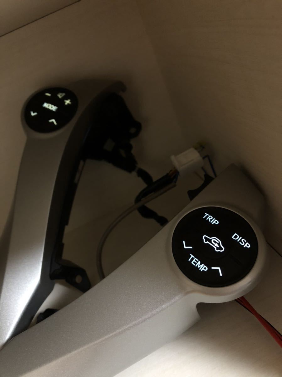 30プリウス 前期 ステアリングスイッチ LED打ち替え済み ハンドル