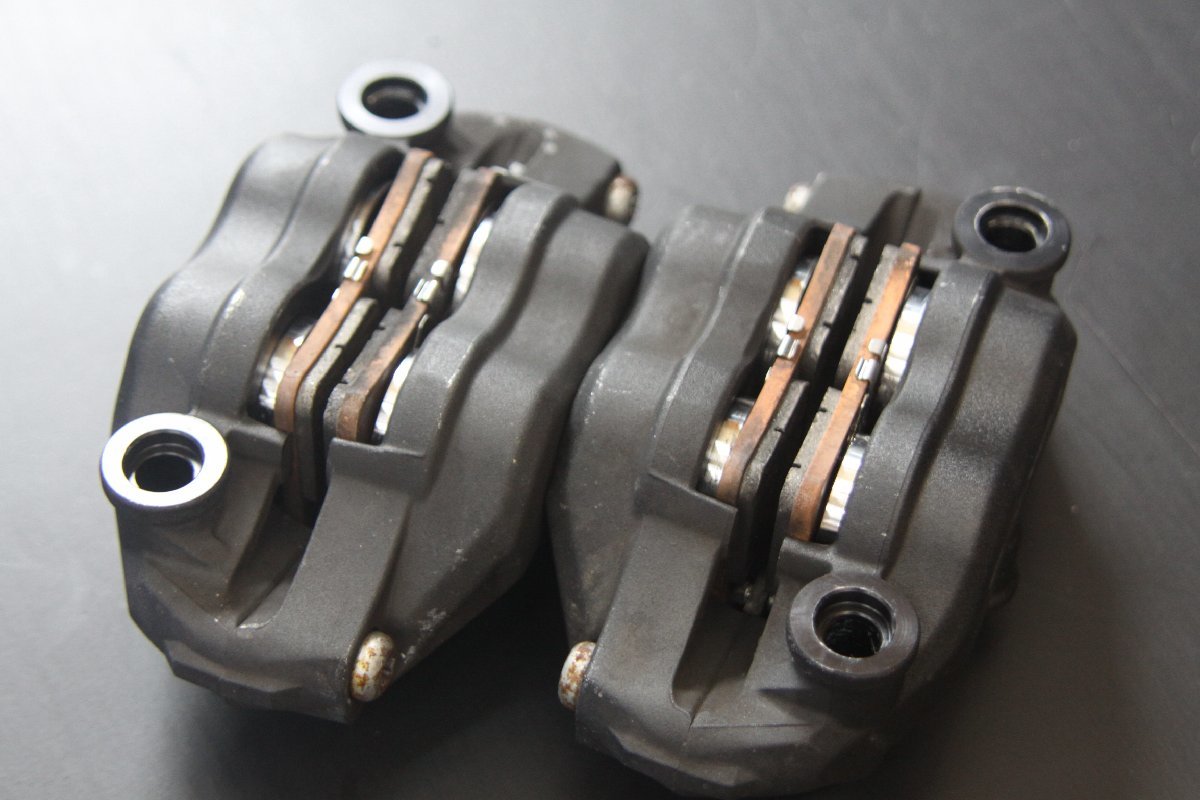 CBR1000RR SC57 フロントブレーキ　キャリパー CBR1000RR(SC57) 純正フロントブレーキキャリパーセット！逆輸入車